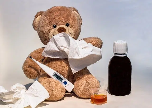 Eine Erkältung beim Baby lässt sich mit Hausmitteln gut bekämpfen
