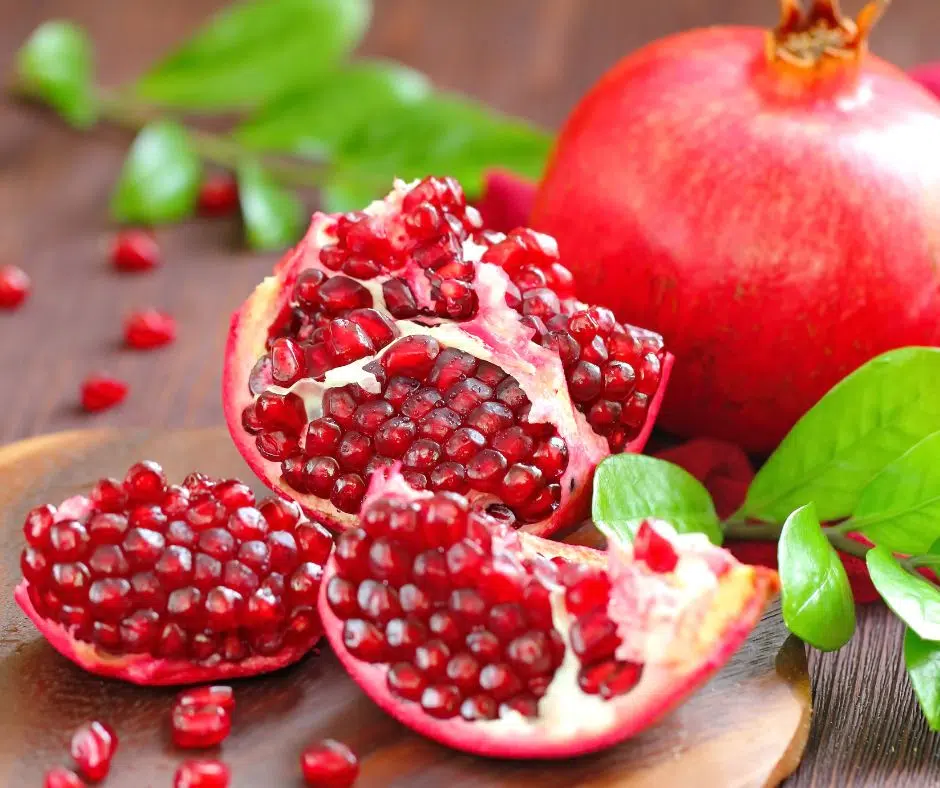 Granatapfelsaft oder Granatapfelkapseln bei Kinderwunsch