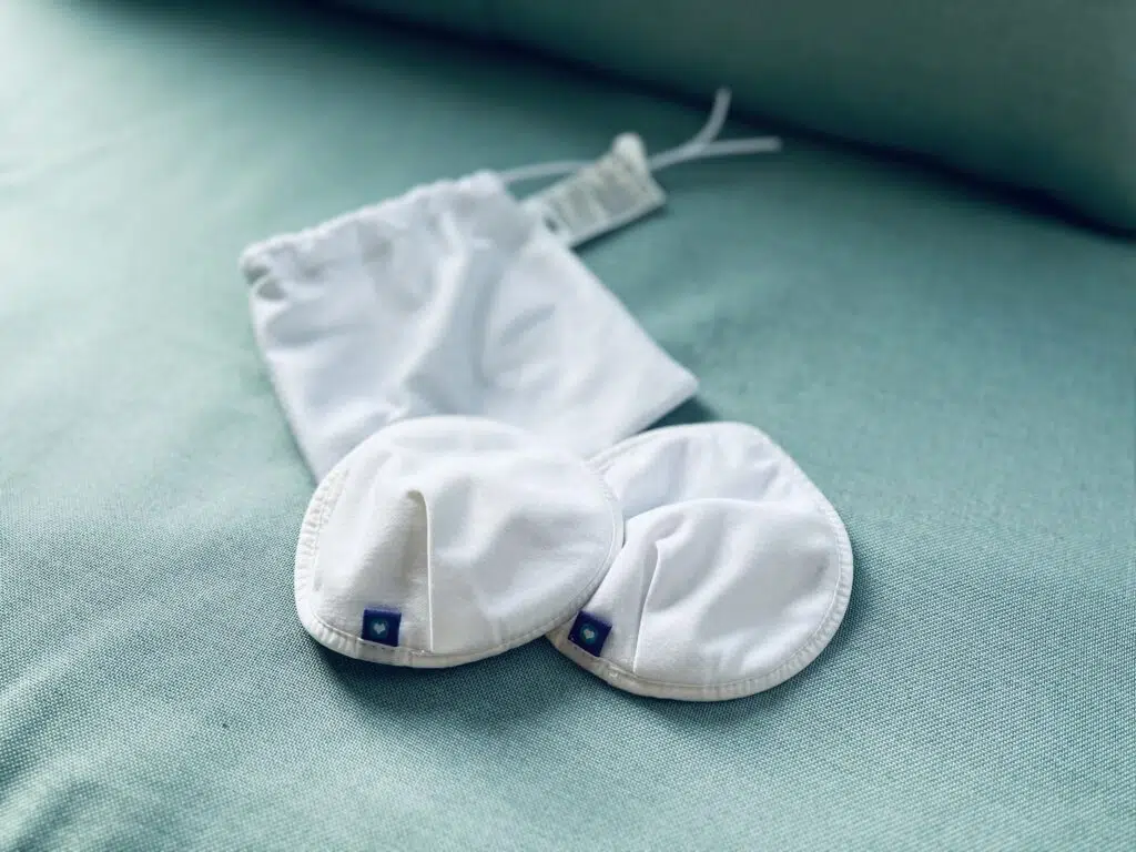 Die wiederverwendbare Stilleinlage von Lansinoh ist mein Testsieger im Stillmama Härtetest