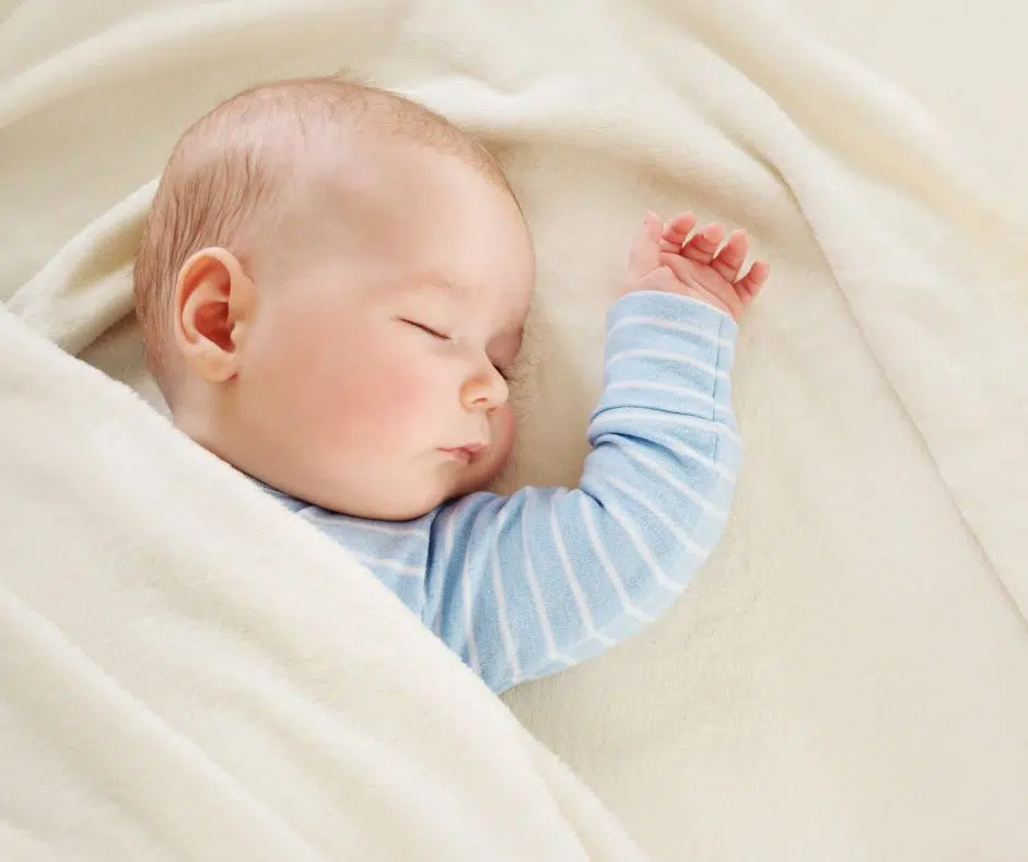 Sensorische Therapiedecken finden mittlerweile bei vielen Schlafproblemen von Babys und Kindern Einsatz. 