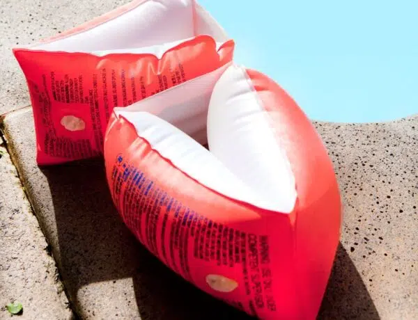 Einige Schwimmflügel fallen im Test eindeutig durch