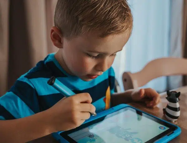 EDURINO Moodbild Kind spielt